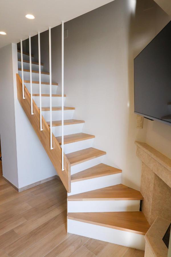 East & West Seaside Apartments Gialtra ภายนอก รูปภาพ